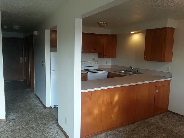 007-Garden Apartments — Photo 16