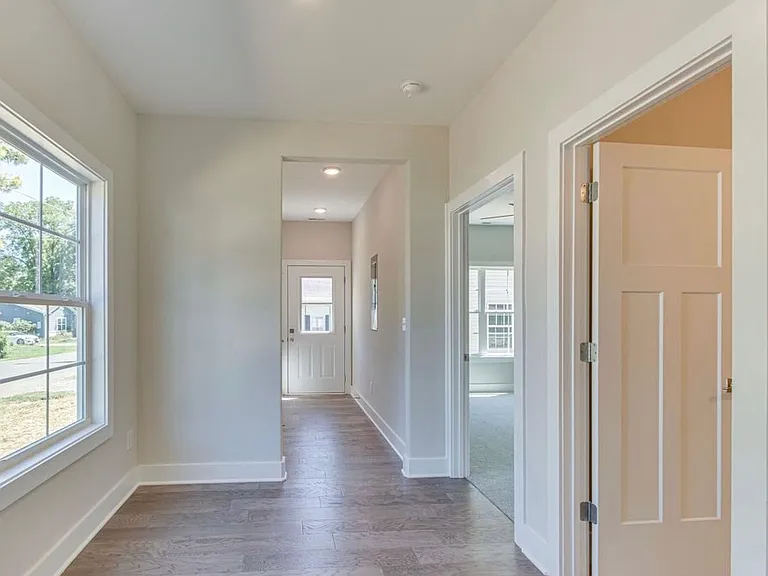 734 Lee St — Photo 23