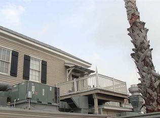 628 14th St, Galveston, TX 77550
