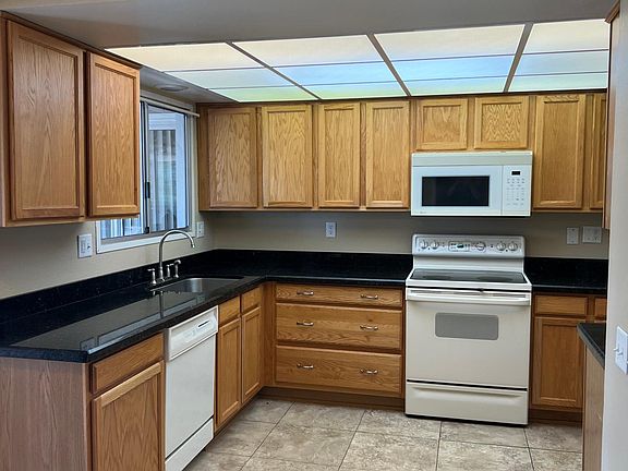 3rd image of 18010 N 134th Ave