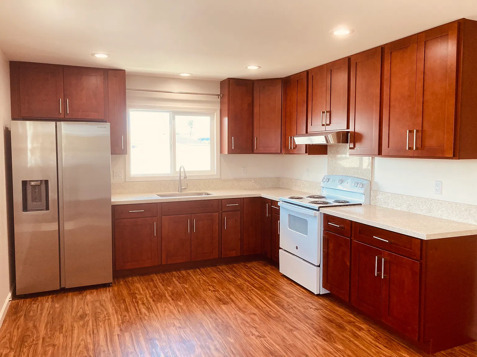 2 bed, 800 sqft, $2,700 — Photo 2