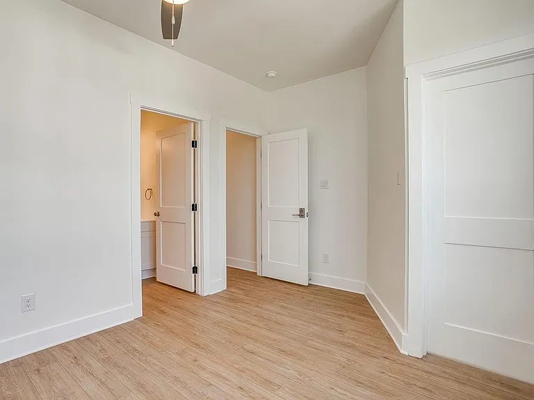 2333 Benbrook Blvd — Photo 33