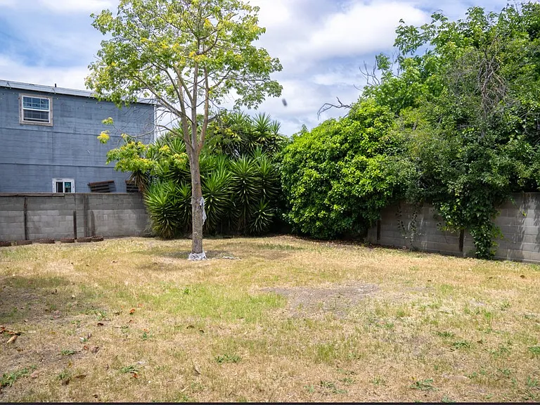 1759 85th Ave — Photo 1