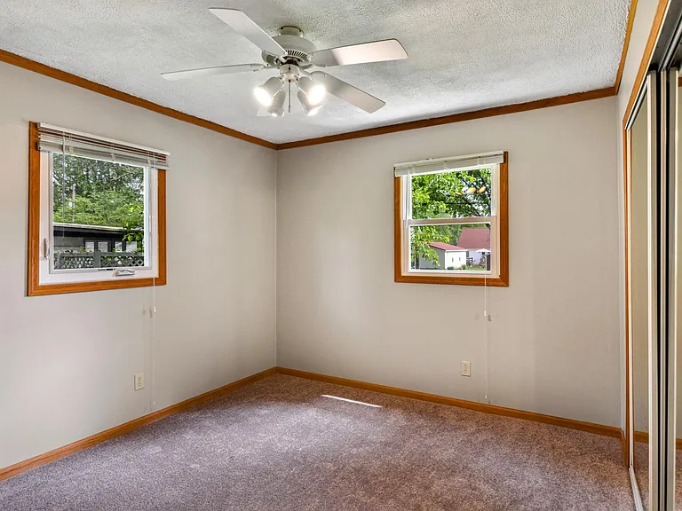 1013 W Columbia Ave — Photo 16
