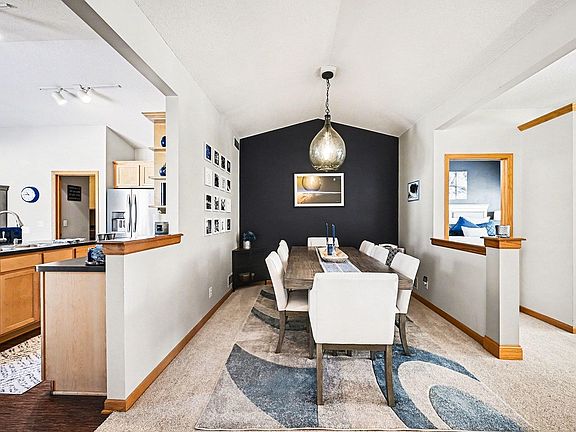 4th image of 14461 Freesia Way