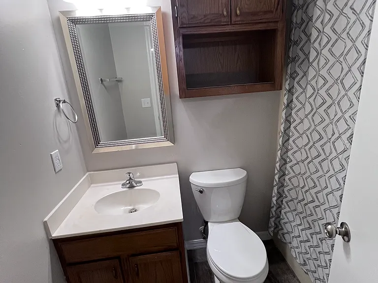 1202 University Dr — Photo 10