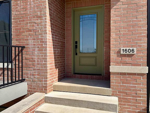 3rd image of 1606 N Shore Dr