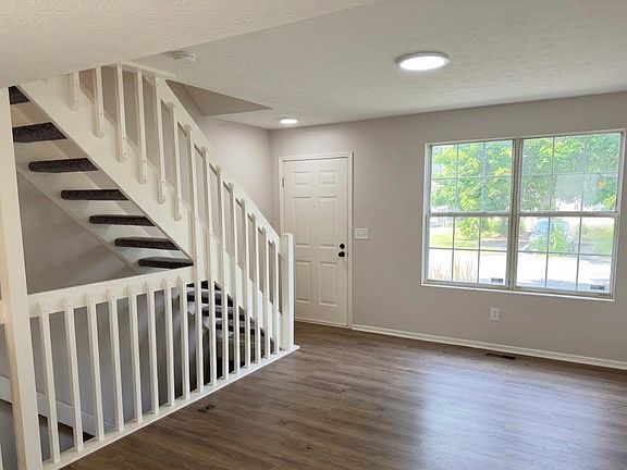 2nd image of 5122 Singleton Dr