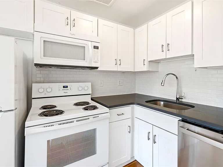 134 Summer St — Photo 14