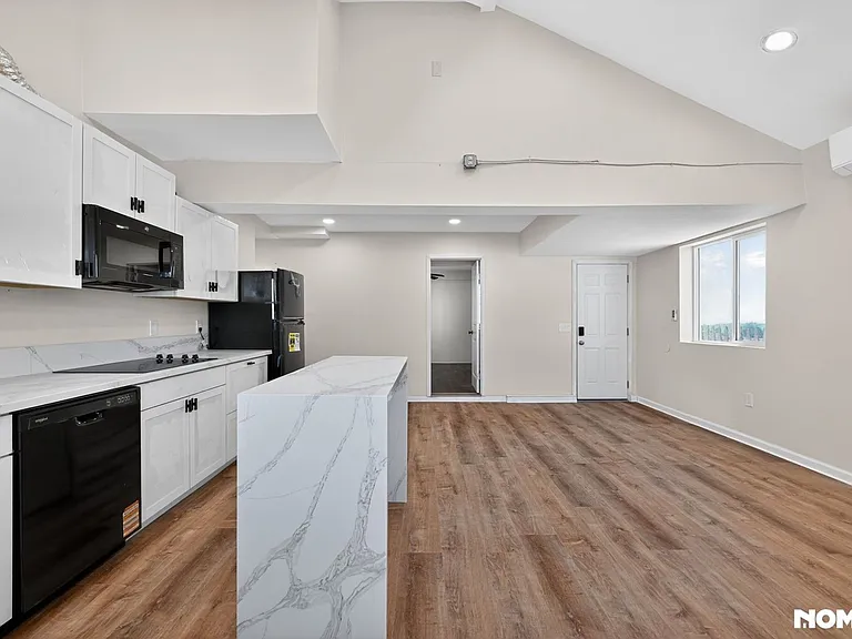 337 Apollo Dr #B — Photo 4