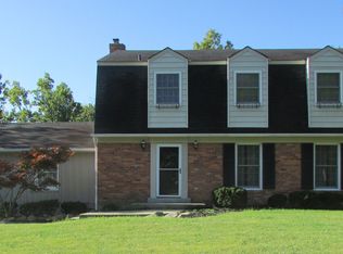 7083 Woodsedge Dr, Cincinnati, OH 45230