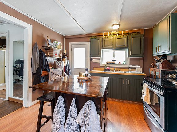 5th image of 240 Darrington Road