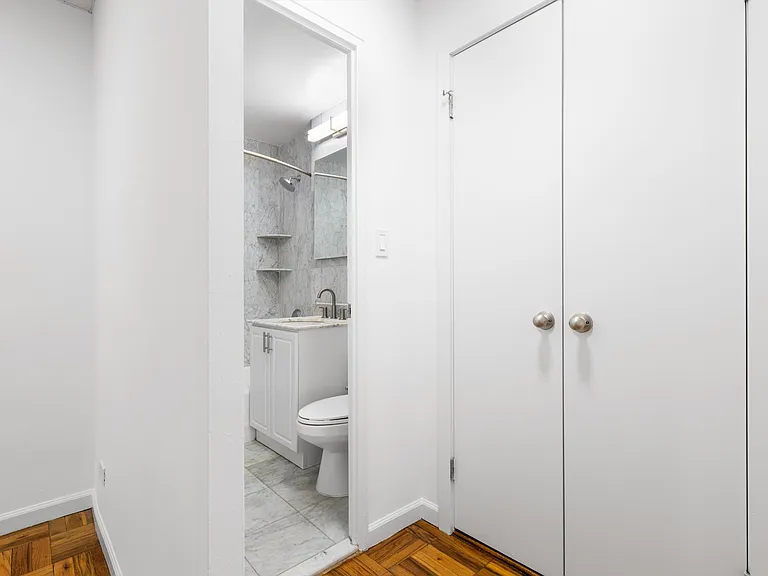 320 E 23rd St #5N — Photo 7