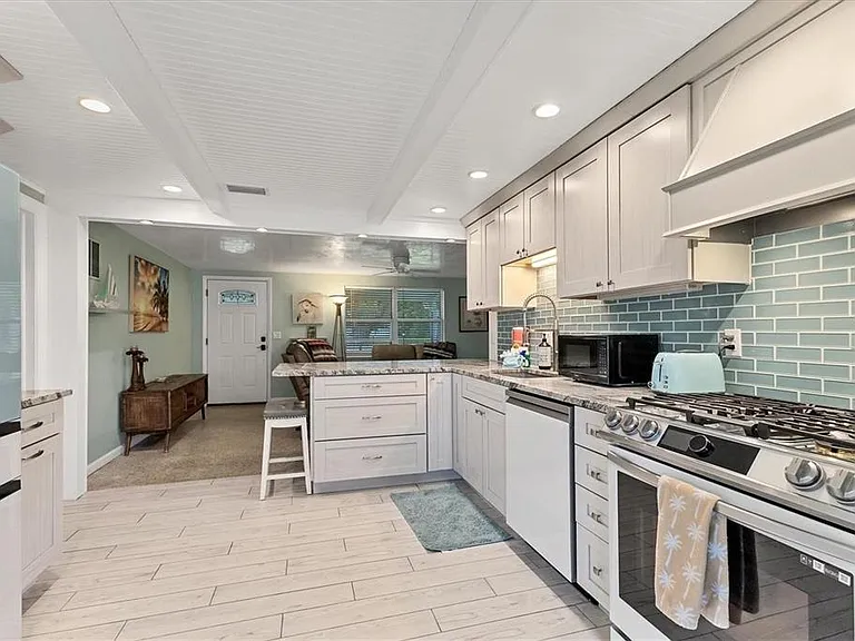 1686 Chapline Ln — Photo 13