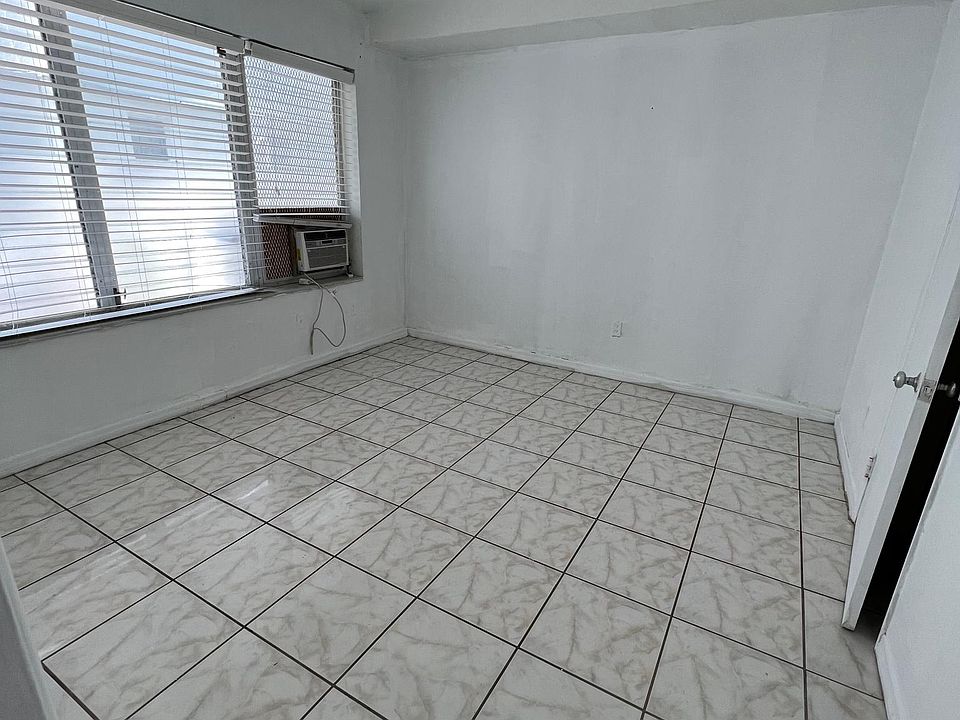 1st image of 1026 Euclid Ave APT 3