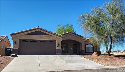 2105 E Crystal Dr Photo 1