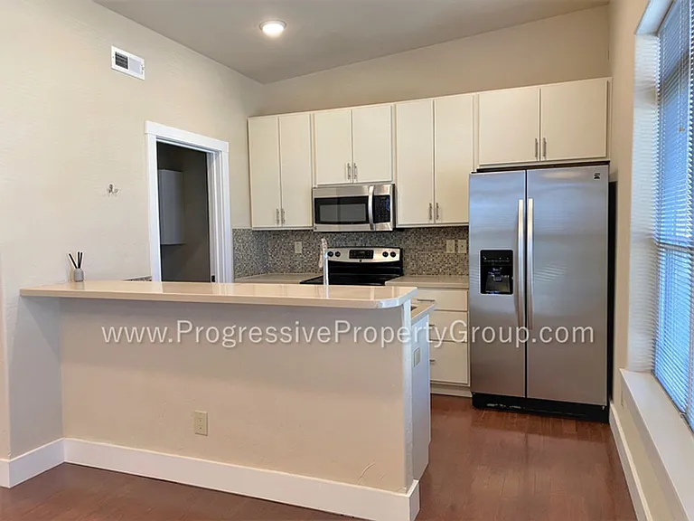 525 E Kiowa St #201 — Photo 4