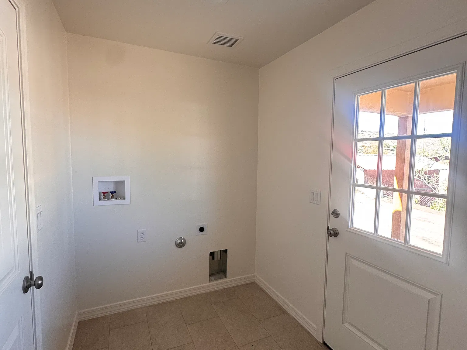 2 bed, 1000 sqft, $1,400 — Photo 4