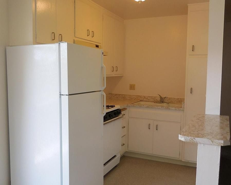 1st image of 807 Embarcadero Del Norte APT 11