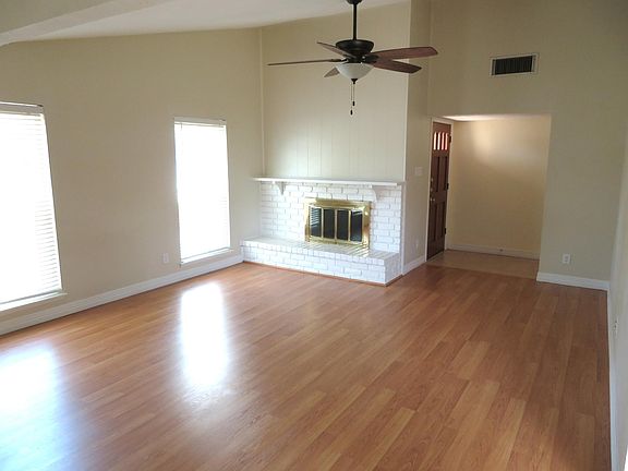 2nd image of 1809 Cumberland Trl