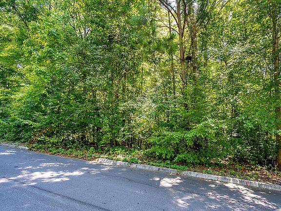 2nd image of 147 Kathwood Dr