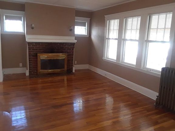 5th image of 162 Quincy Ave