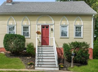 23 Middle St, Georgetown, MA 01833