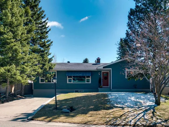 9 W Mountain Pl, Okotoks, AB T1S 1G7