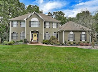 2 Yorkshire Ct, Basking Ridge, NJ 07920