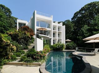 1 Southview Ct, Lloyd Harbor, NY 11743