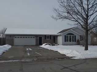 1600 Dancing Dunes Dr, Green Bay, WI 54313