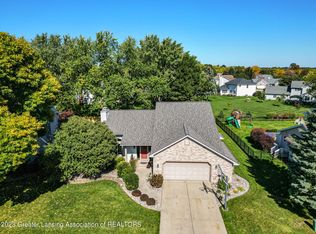 1011 Flickerham Dr, Grand Ledge, MI 48837