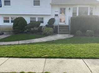 4 Colwick Dr, Somers Point, NJ 08244