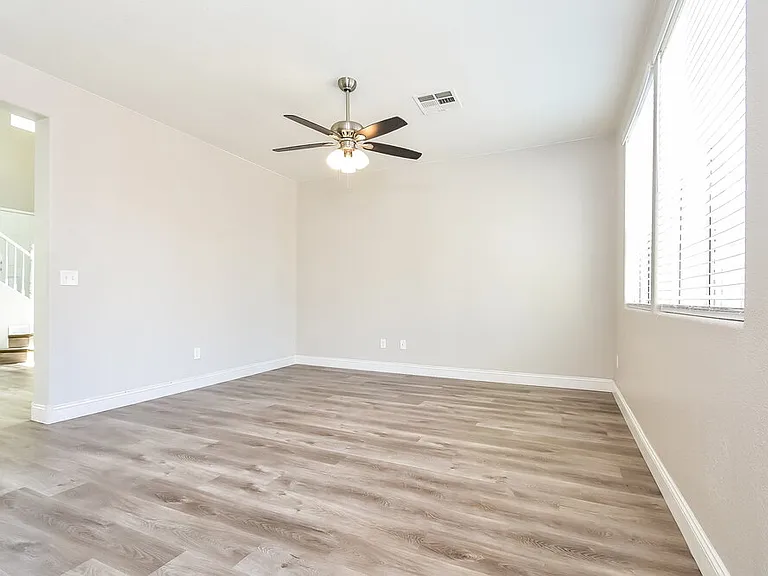 10643 Solar Hawk Ave — Photo 5