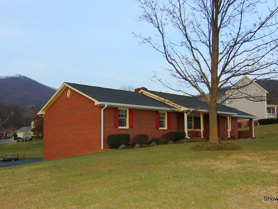 For Sale: 3908 Horsepen Mountain DR, Vinton, Virginia 24179
