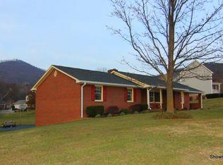 3908 Horsepen Mountain Dr, Vinton, VA 24179