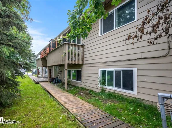 3404 Greenland Dr, Anchorage, AK 99517