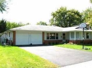 231 Brookhaven Dr, Elk Grove Village, IL 60007