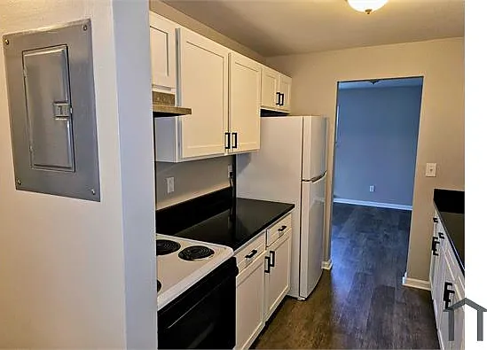 3 bed, $1,395 — Photo 2