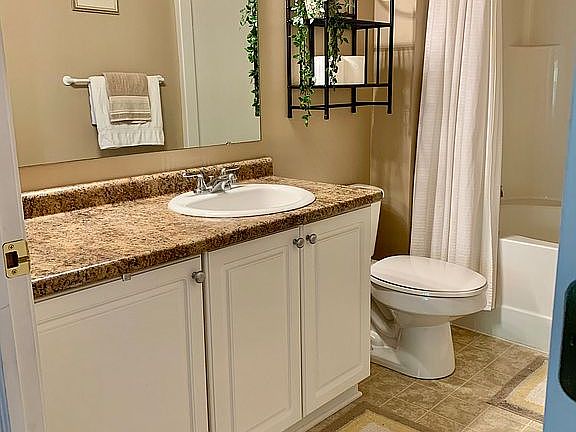 Master bathroom 