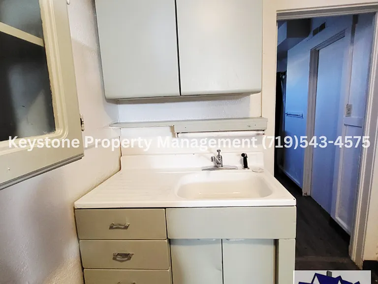 $350 Off 1st Month! Affordable Studio Apartment $700/$700 — Photo 5