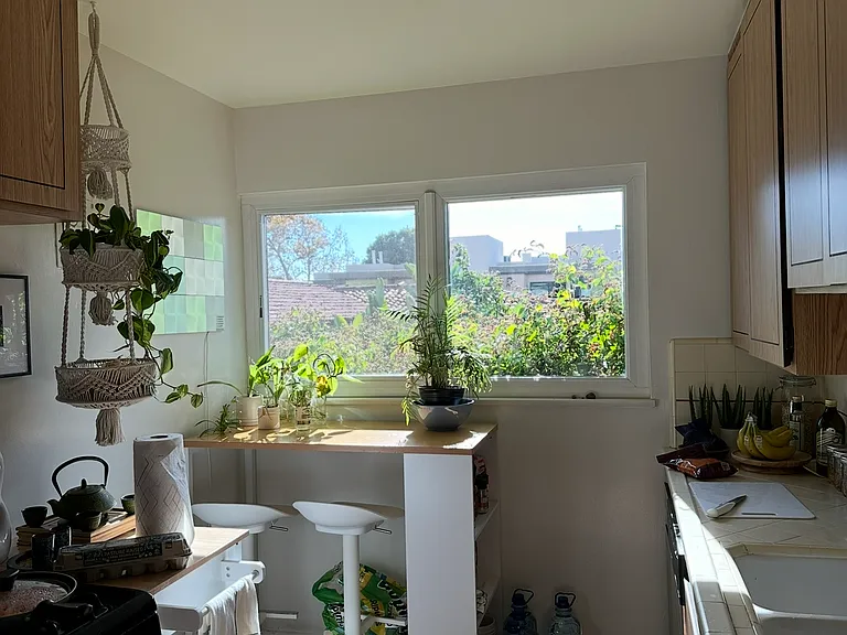 1477 Havenhurst Dr #2 — Photo 6