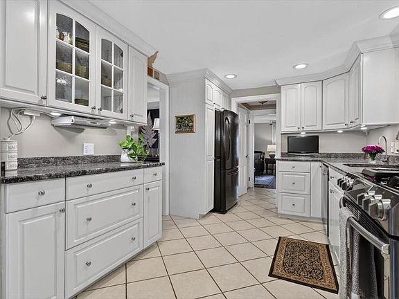 2nd image of 35 Cottage Ln