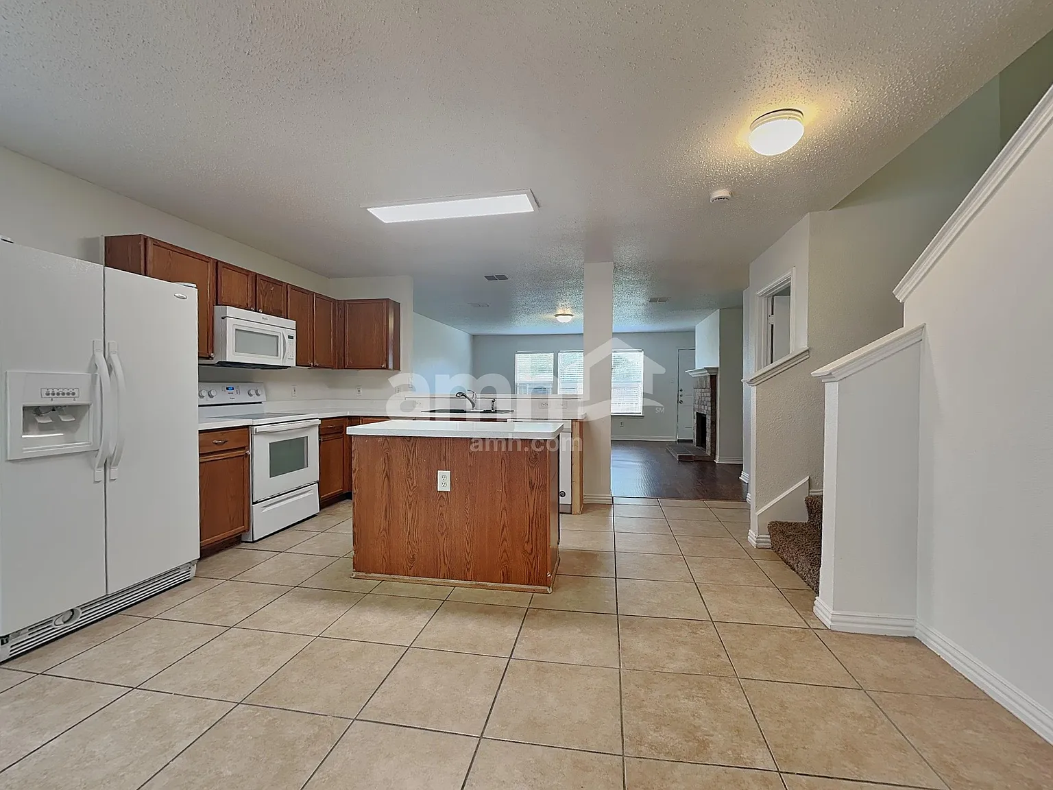 4 bed, 2.5 bath, 2678 sqft, $2,495 — Photo 3
