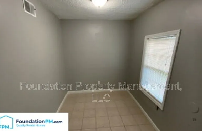 2961 Grenadier Cv — Photo 5