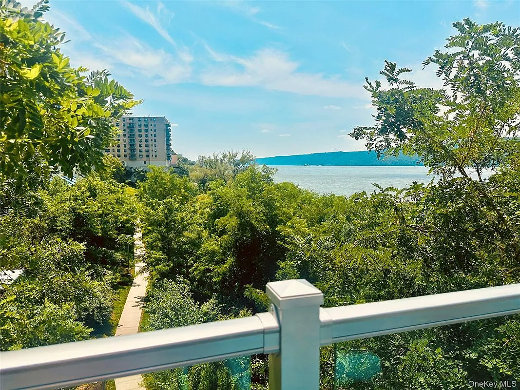 2 bed, 2.0 bath, 1178 sqft, $4,000 — Photo 2