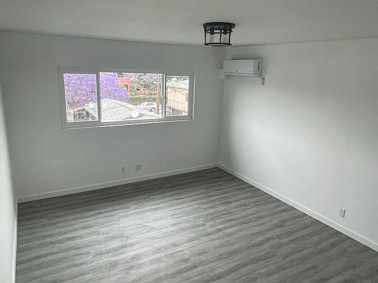 5747 Waring Ave #8 — Photo 21