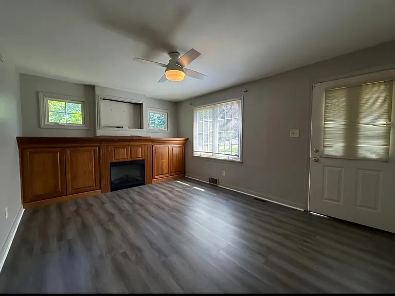 1741 N Woodford St — Photo 2