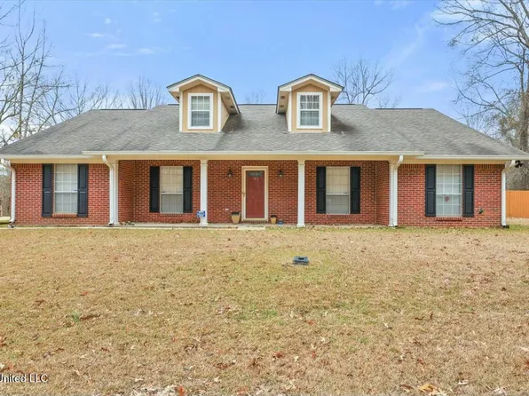 413 Silver Creek Dr, Vicksburg, MS 39180