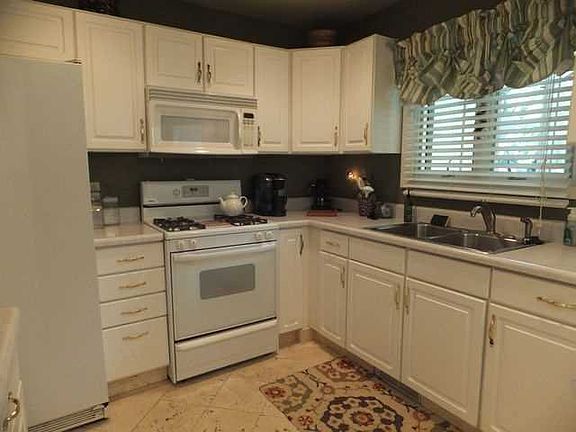 5th image of 8245 Argyle Dr